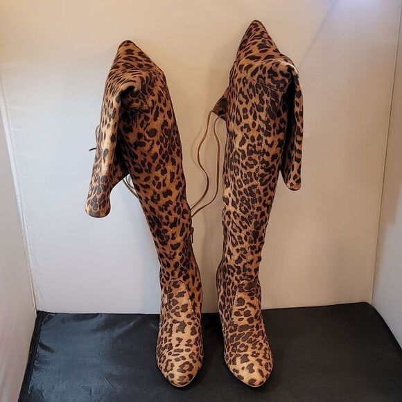 BRAND NEW WILD DIVA LOUNGS ANIMAL PRINT POINTED TOE TALL BOOT - Picture 3 of 16